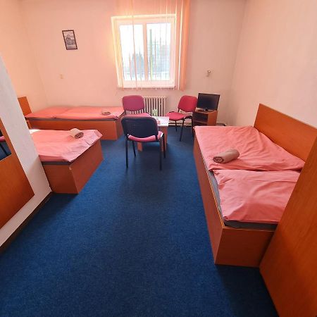 Penzion Olympia Banska Bystrica Ngoại thất bức ảnh