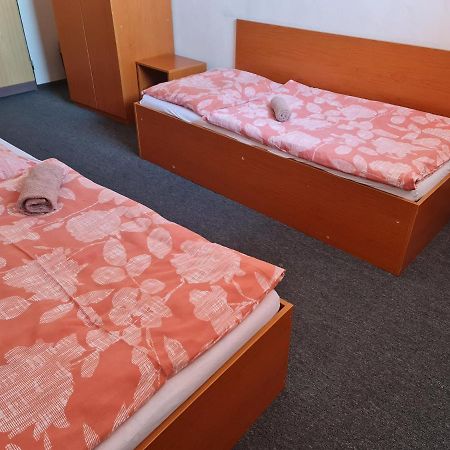 Penzion Olympia Banska Bystrica Ngoại thất bức ảnh