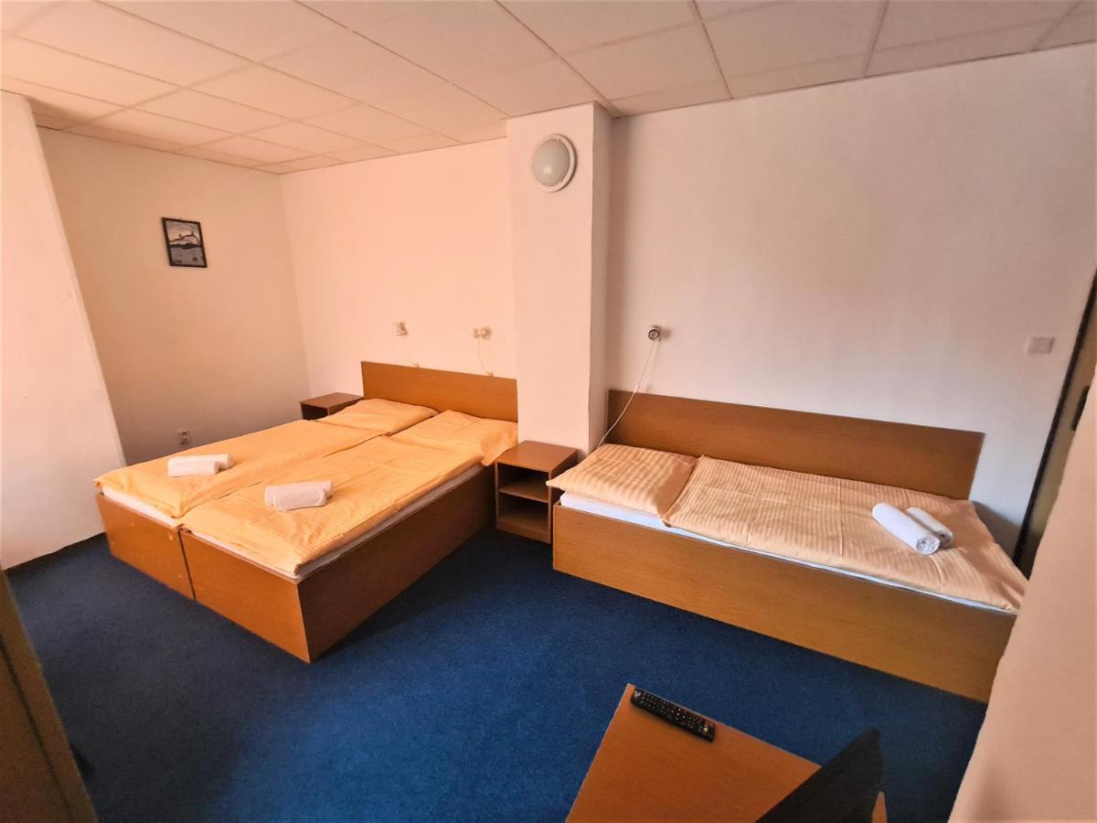 Penzion Olympia Banska Bystrica Ngoại thất bức ảnh