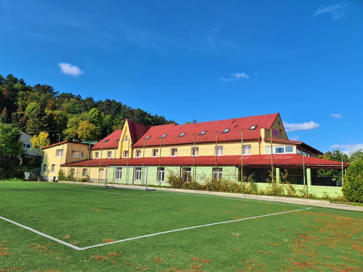 Penzion Olympia Banska Bystrica Ngoại thất bức ảnh