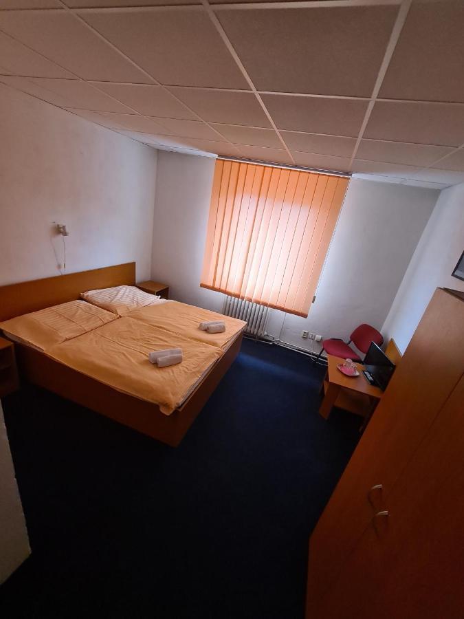 Penzion Olympia Banska Bystrica Ngoại thất bức ảnh