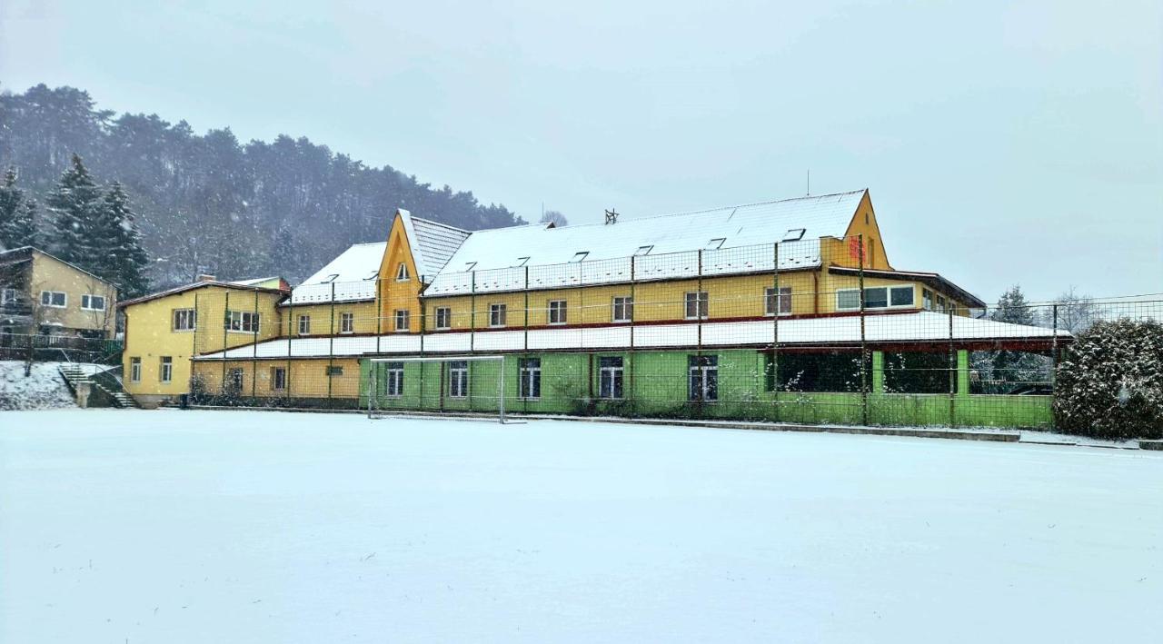 Penzion Olympia Banska Bystrica Ngoại thất bức ảnh