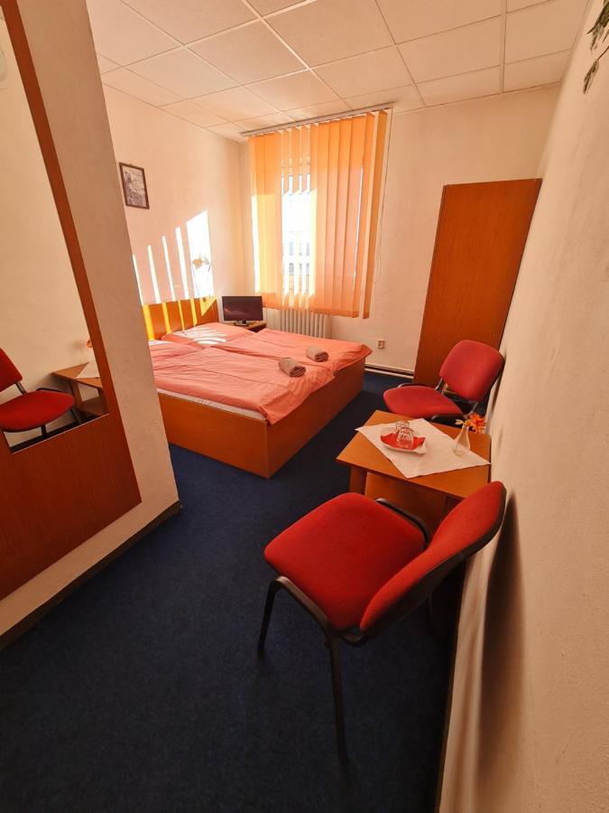 Penzion Olympia Banska Bystrica Ngoại thất bức ảnh