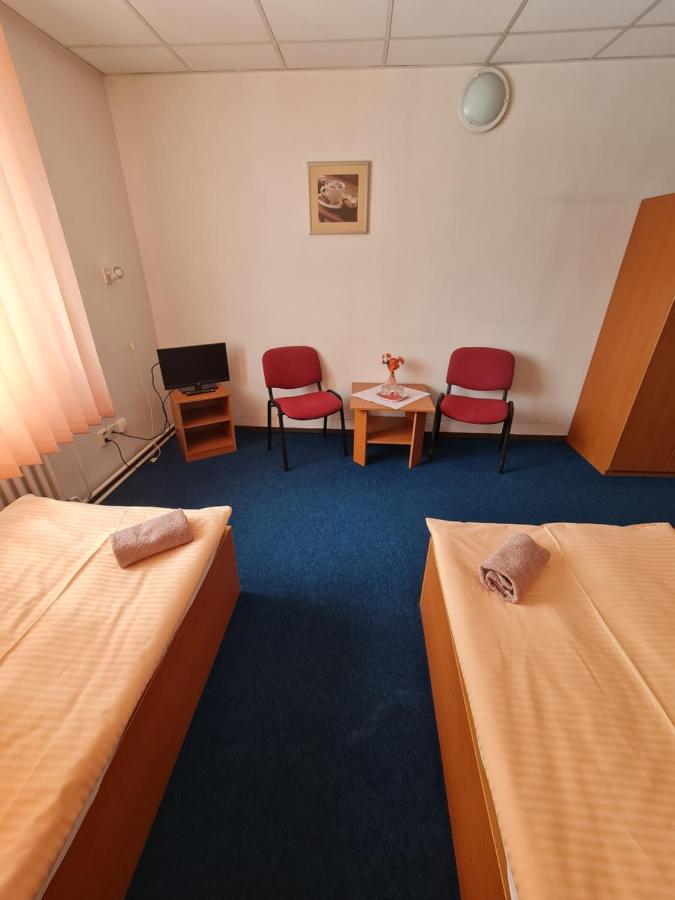 Penzion Olympia Banska Bystrica Ngoại thất bức ảnh