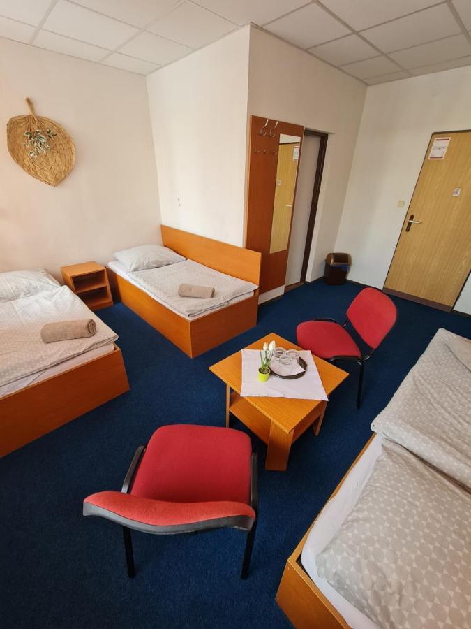 Penzion Olympia Banska Bystrica Ngoại thất bức ảnh