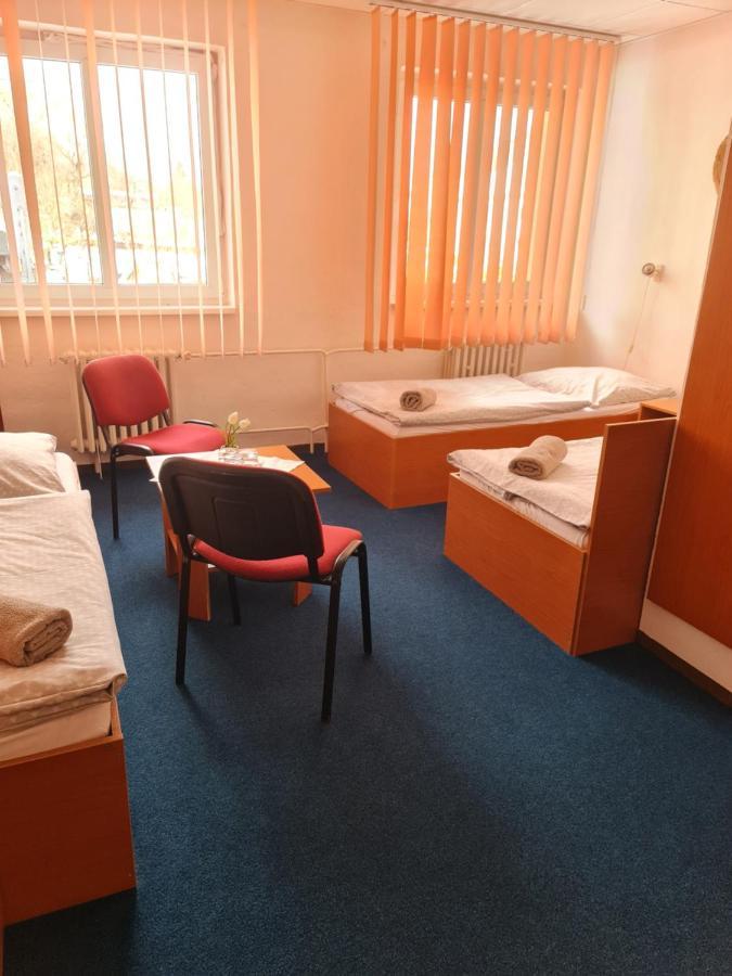 Penzion Olympia Banska Bystrica Ngoại thất bức ảnh