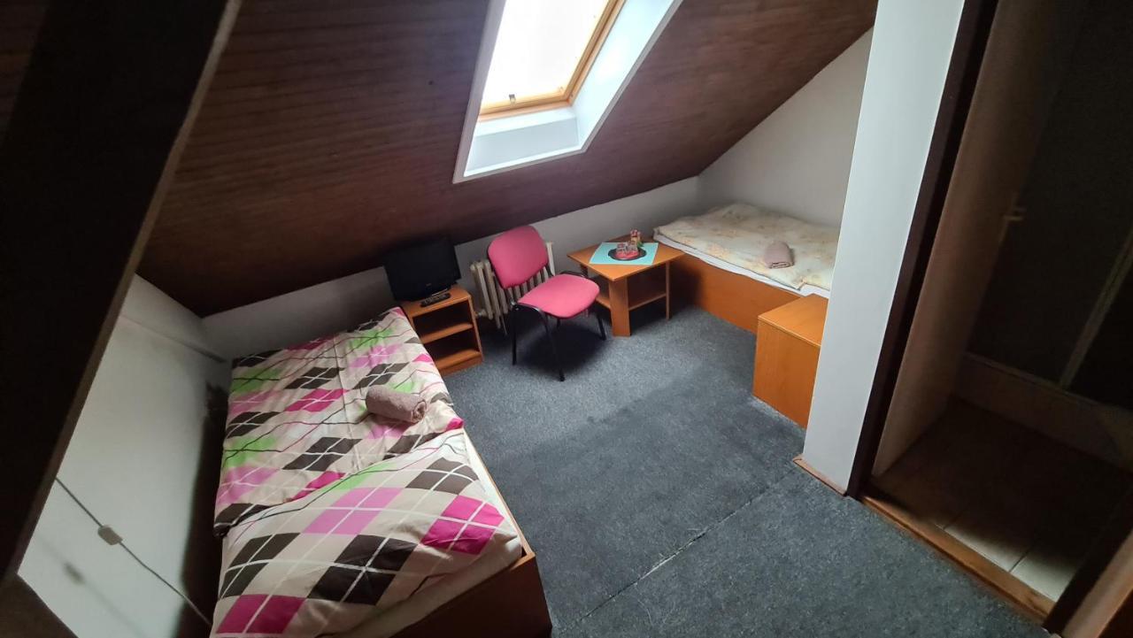 Penzion Olympia Banska Bystrica Ngoại thất bức ảnh